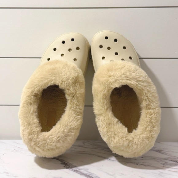 Cozy Beige Fur-Lined Clogs - Picture 4 of 5